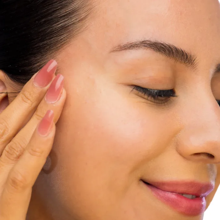 Biomimetic Face Serum With Vitamin B5 & Hyaluronic Acid - Image 2